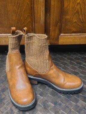 Universal Thread Brown Knit-Top Chelsea Boots